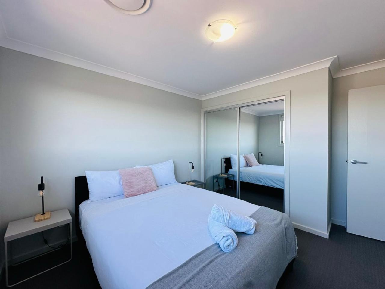 Jc House - 4 Bedroom Ac & Wi-Fi Close Coles & Train Ingleburn Exterior photo